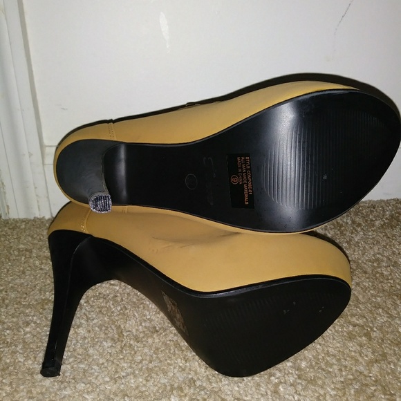 Tyrant Military Lace Up Platform Ankle Bootie - Picture 4 of 8